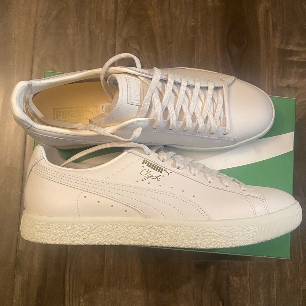 Puma Clyde natural sneakers